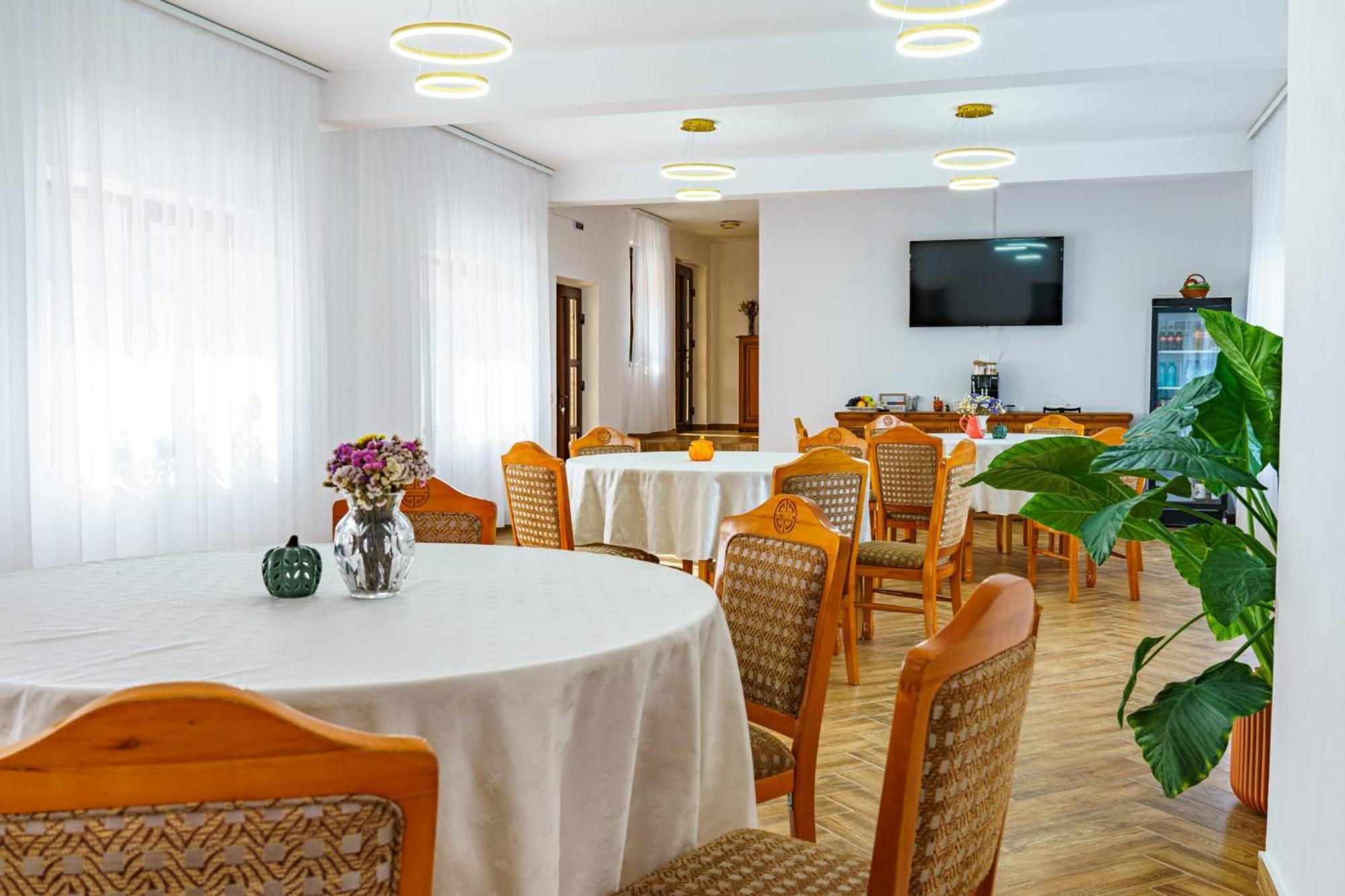 Casa Zuz Voronet Hotell Gura Humorului Exteriör bild